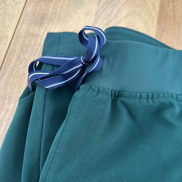 FIGS BRITISH RACING GREEN SCRUB SET - Picture 3 of 6